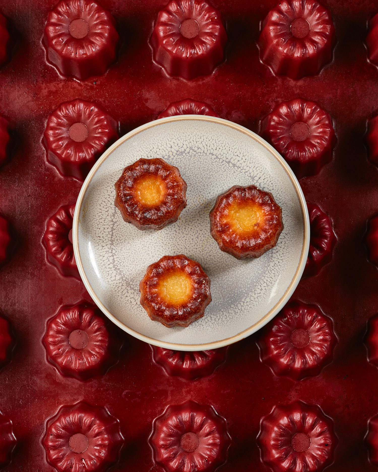 feb fédération boulangerie canelés patisserie dessert moule à gateaux top shot photo de dessus graphique Studio B Helle