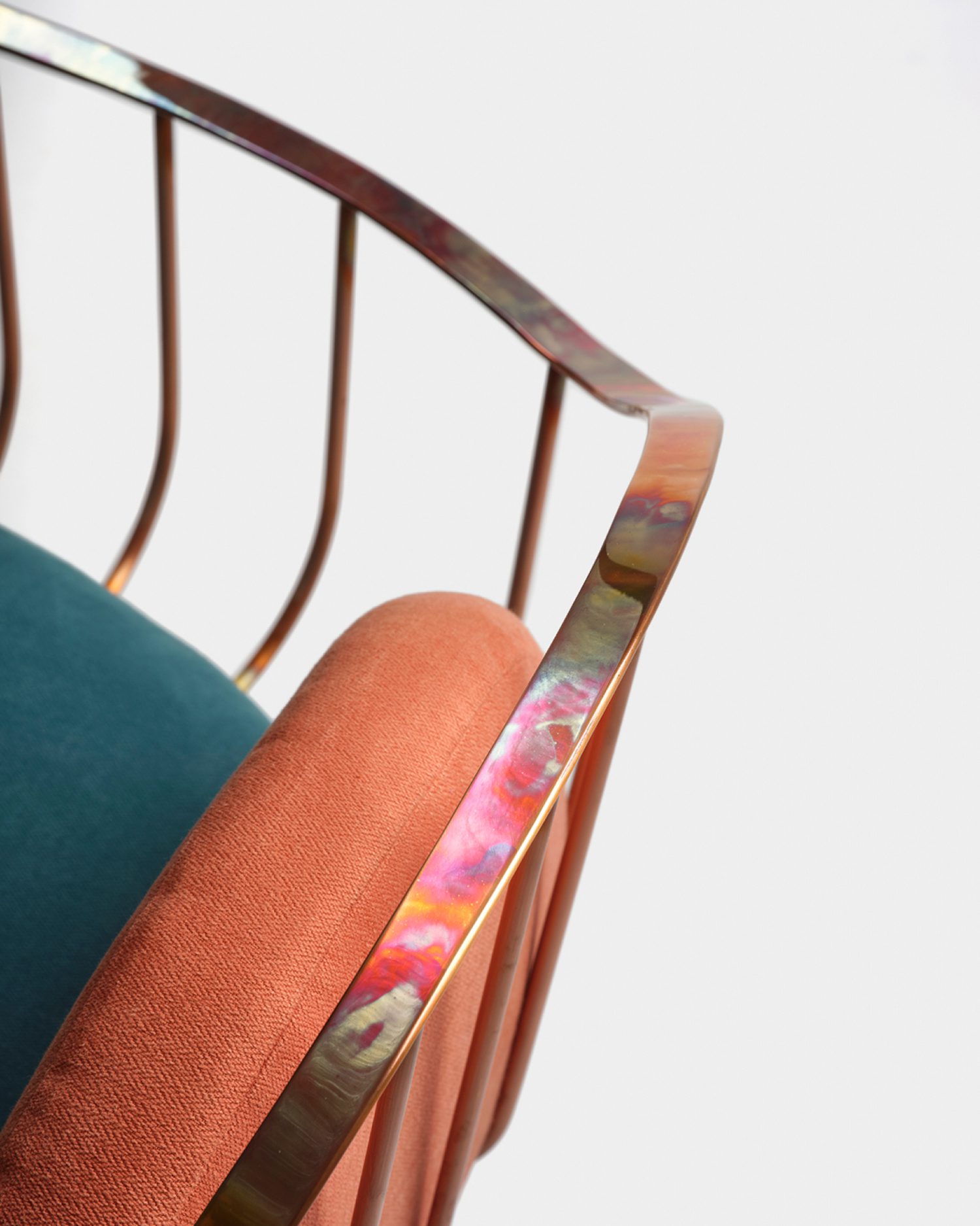 cedric breisacher artiste ebeniste designer paris JAD dune fauteuil bois metal tissus paysage coucher de soleil oxydation studio photo sbh