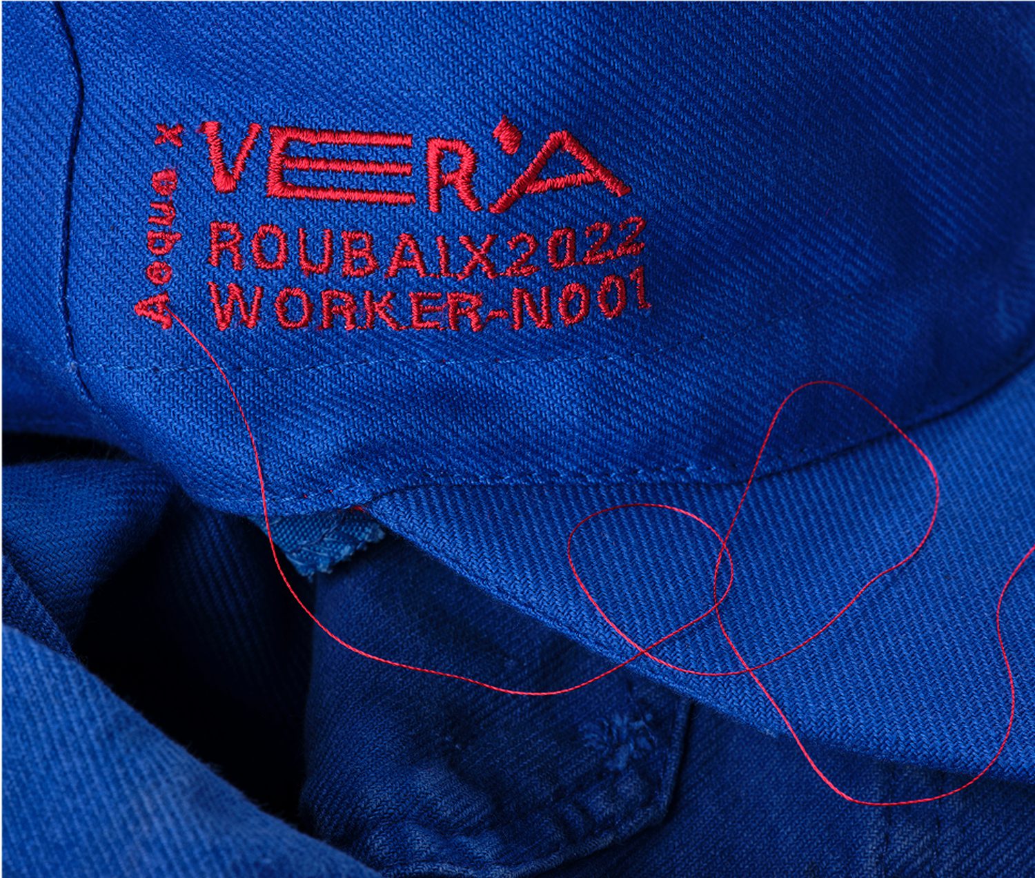 aequo veracycling gapette casquette velo cheminot bleu rouge fil cousu collaboration photographie Studio B Helle